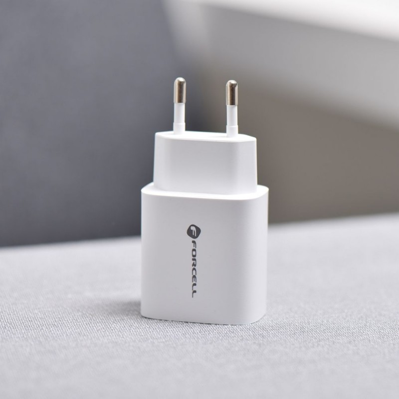Universal Travel Charger with USB C and USB A sockets - 3A 30W with PD and Quick Charge 4.0