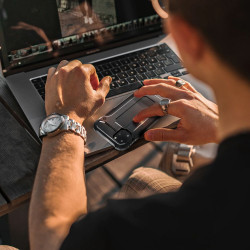 Viedtālruņa aizmugurējais vāciņš Samsung Galaxy A35 Melna